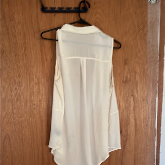 Sleeveless White Blouse - Picture 3 of 5